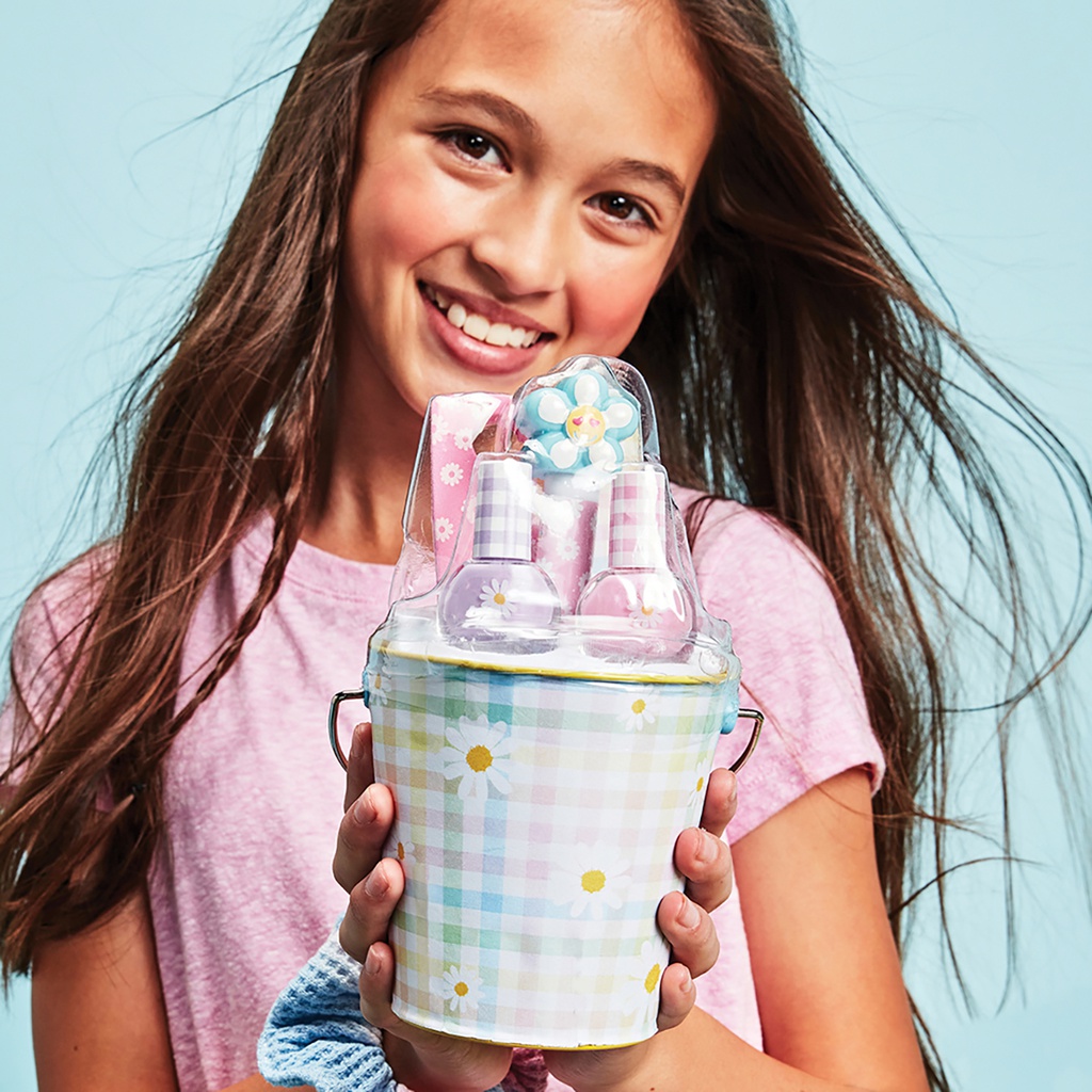 Daisy Gingham Beauty Bucket Set