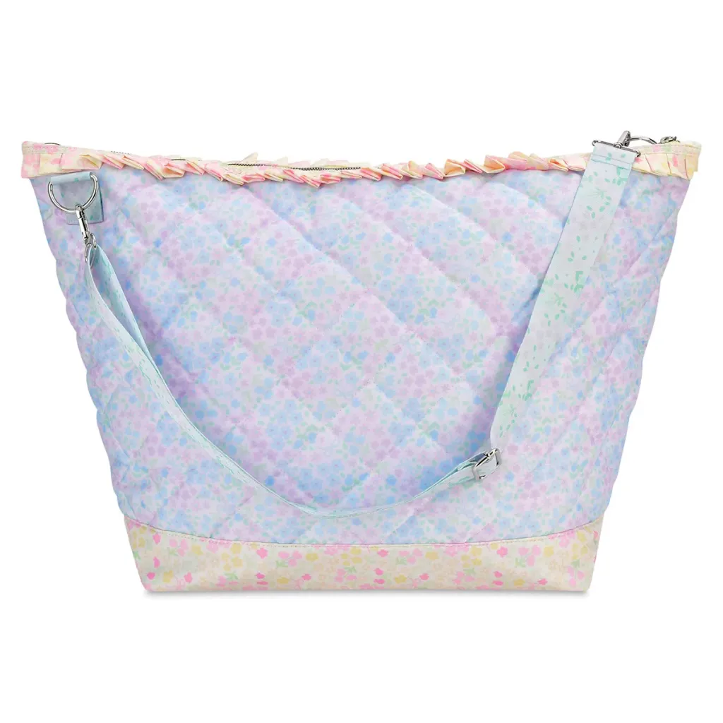 [810-2540] Ditsy Patchwork Weekender Bag